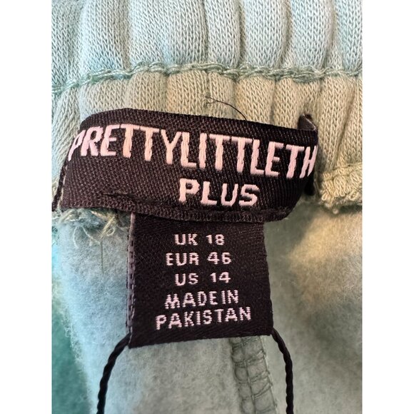 2/$30 NWT PrettyLittleThing Plus Size 14 Sage Green Pocket Sweat Shorts - Picture 3 of 14